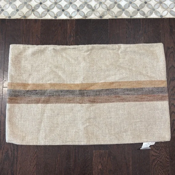 POTTERY BARN: STRIPED LUMBAR PILLOW COVER - Picture 2 of 7